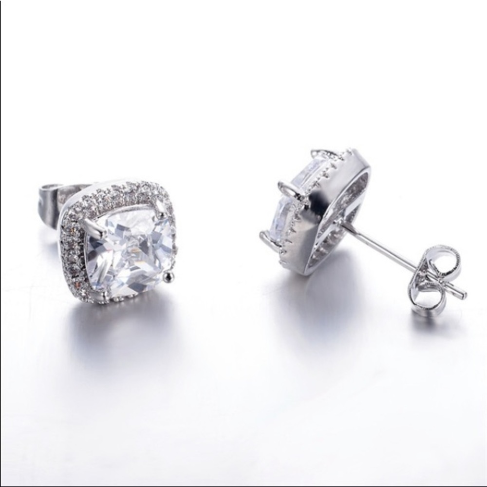 🌹💯💛PRECIOUS 2ct White S 18k Gf Gorgeous Studs🌹 - Picture 4 of 6